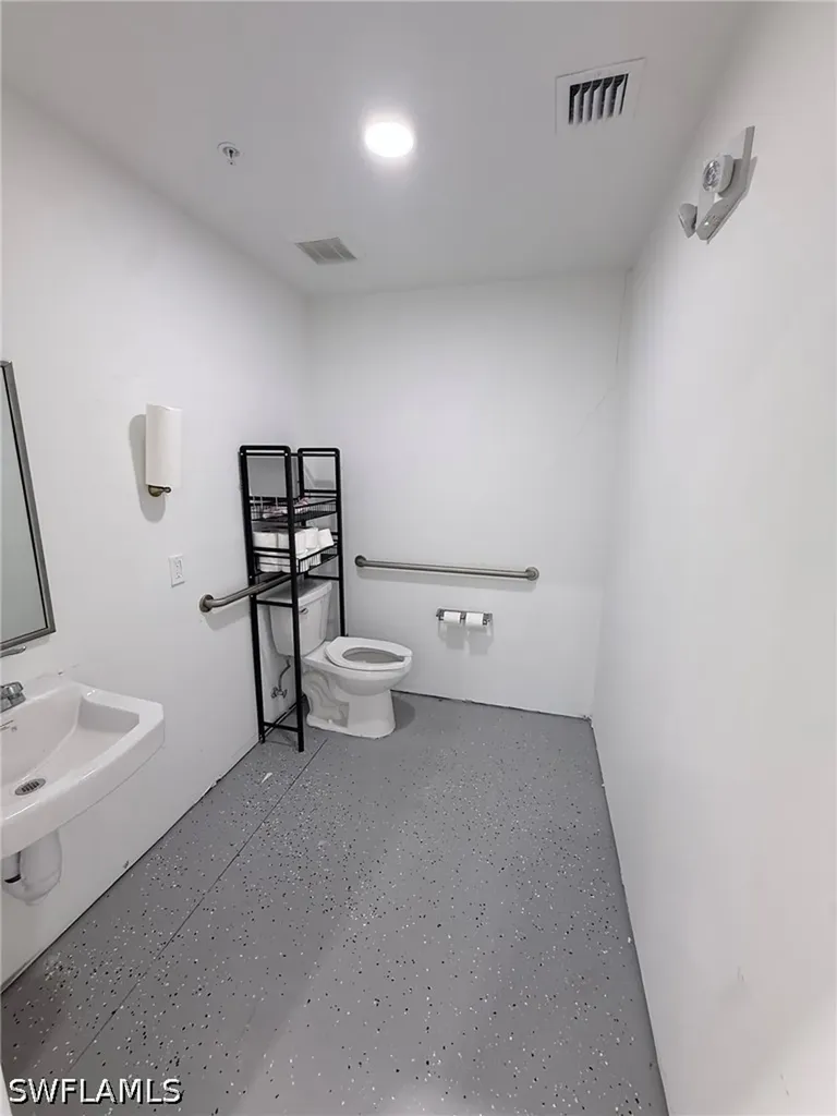16221 Lee Road Fort Myers FL 33912