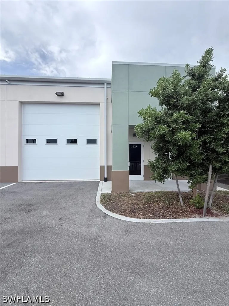 16221 Lee Road Fort Myers FL 33912