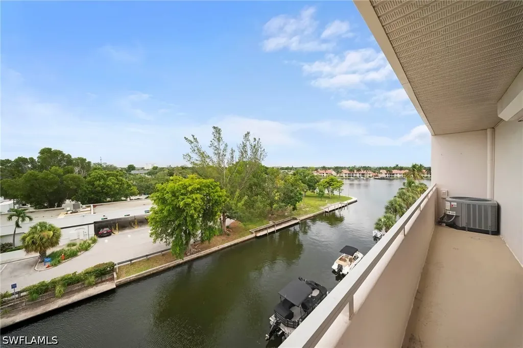 4807 Sunset Court Cape Coral FL 33904