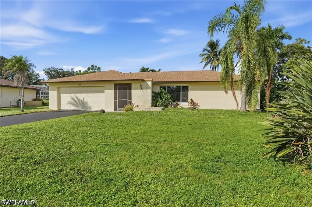 223 Pine Valley Circle Naples FL 34113