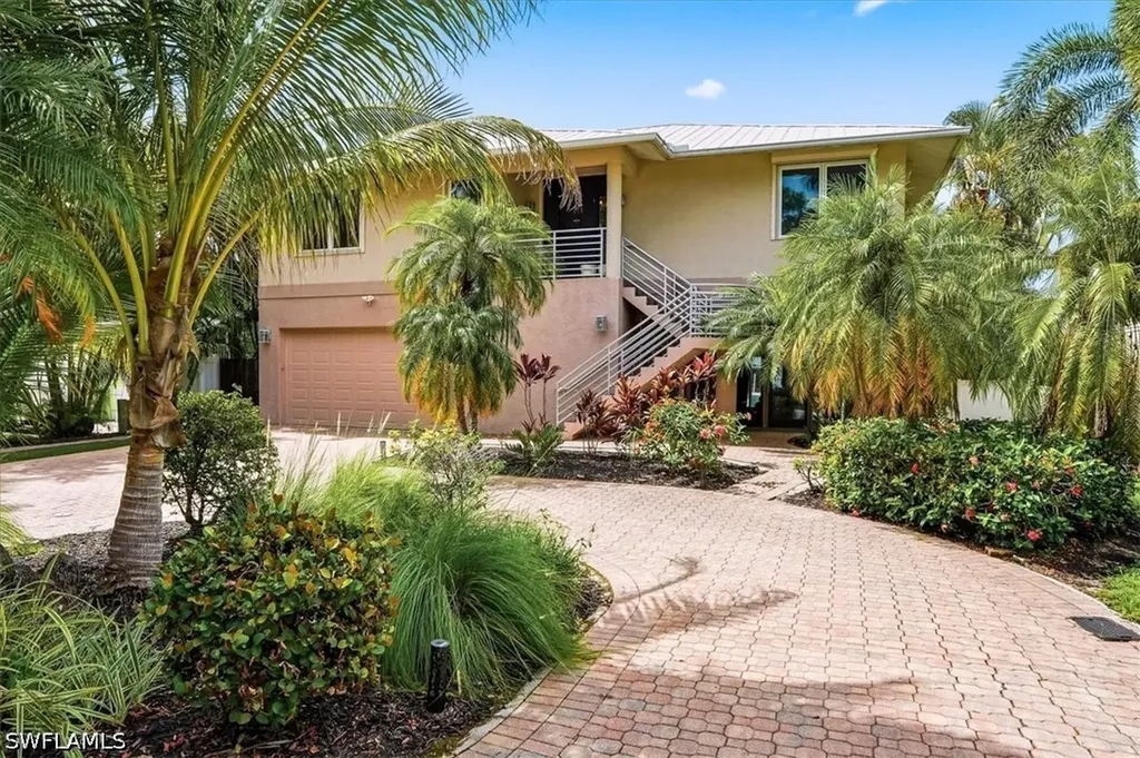 1680 Avion Place Naples FL 34104