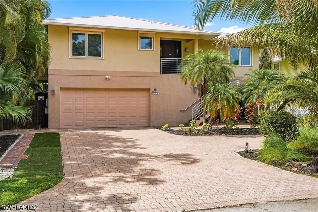 1680 Avion Place Naples FL 34104