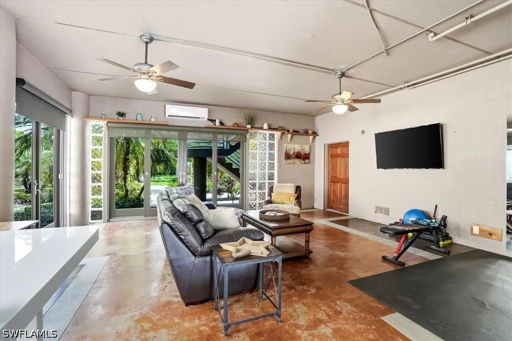 1680 Avion Place Naples FL 34104