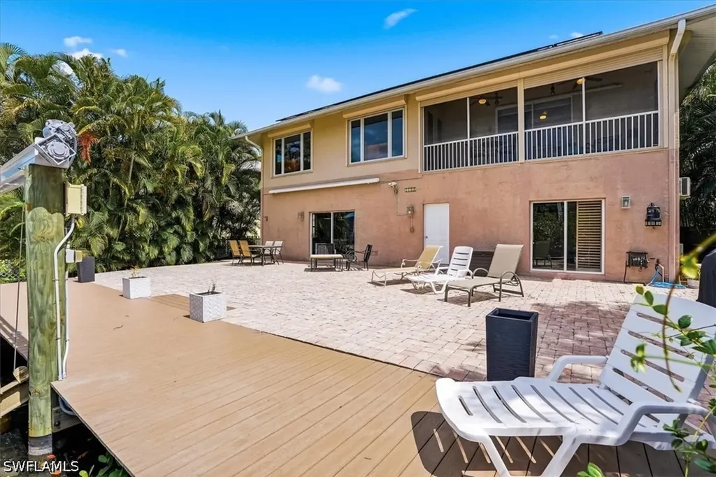 1680 Avion Place Naples FL 34104