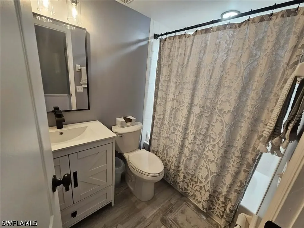 7360 Glenmoor Lane Naples FL 34104