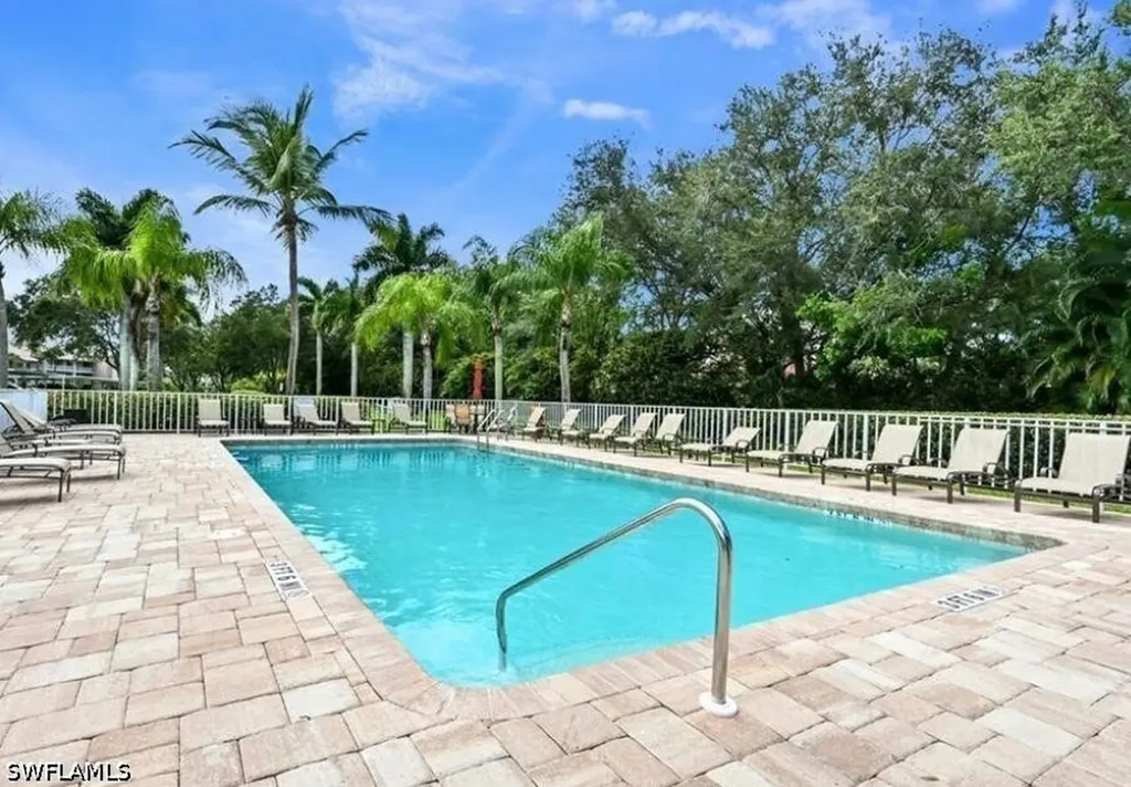 7360 Glenmoor Lane Naples FL 34104