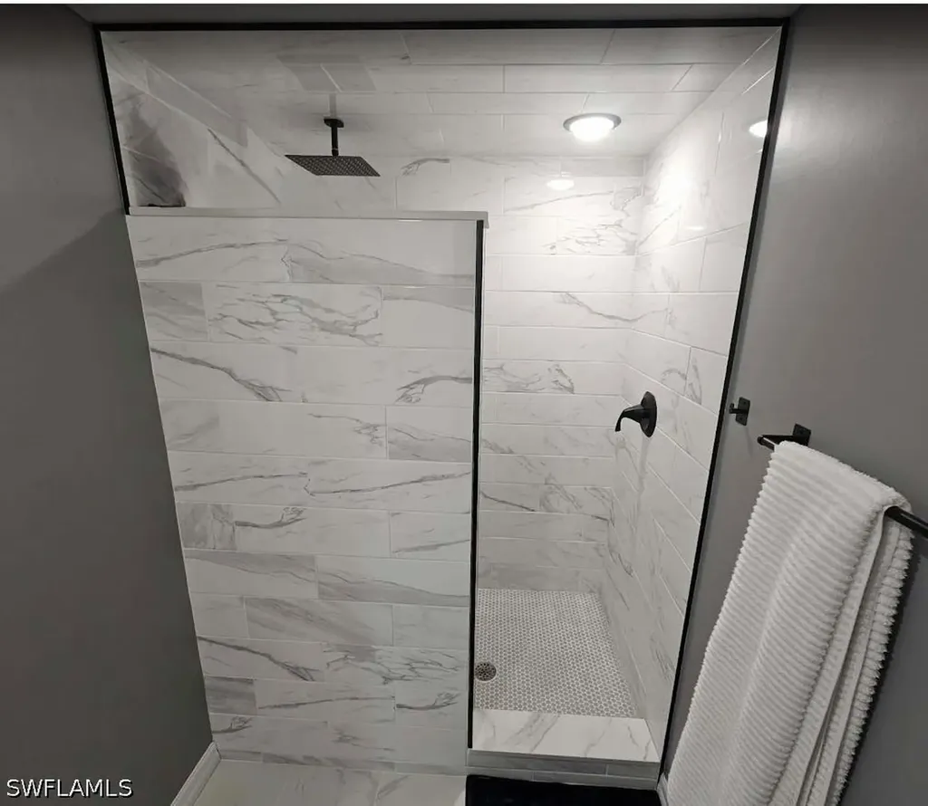 7360 Glenmoor Lane Naples FL 34104