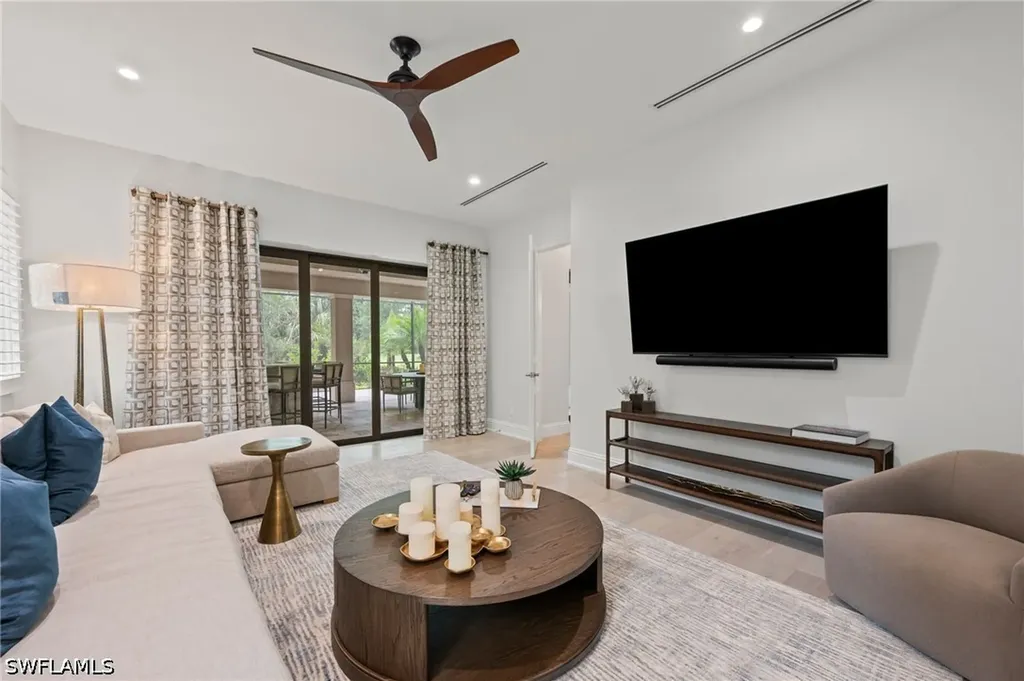 6641 Edgecumbe Drive Naples FL 34119