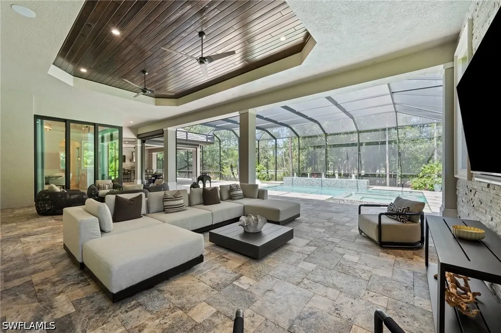 6641 Edgecumbe Drive Naples FL 34119