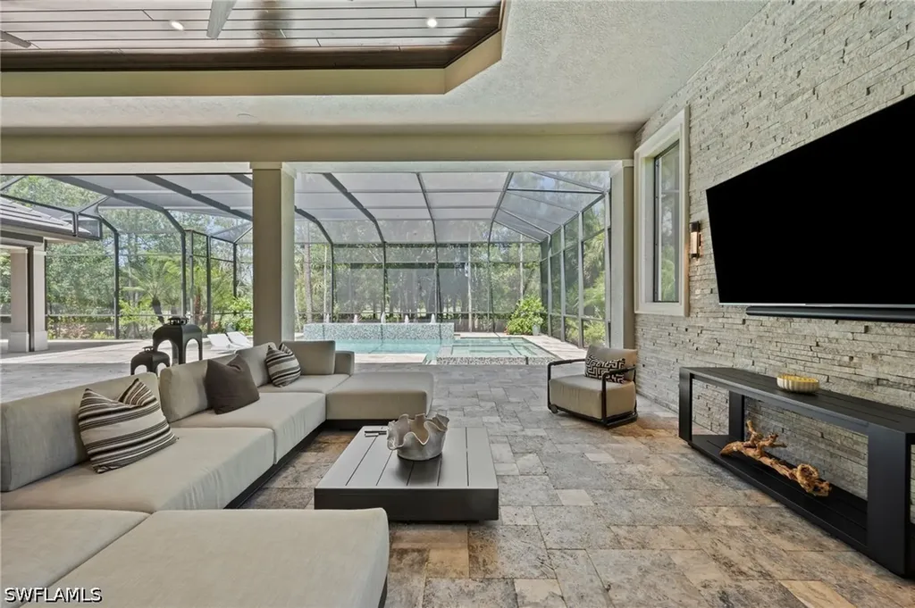 6641 Edgecumbe Drive Naples FL 34119