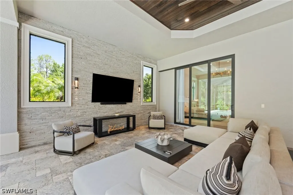 6641 Edgecumbe Drive Naples FL 34119