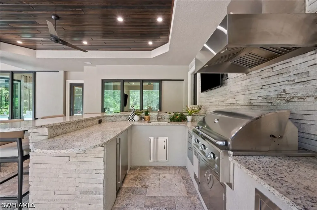6641 Edgecumbe Drive Naples FL 34119