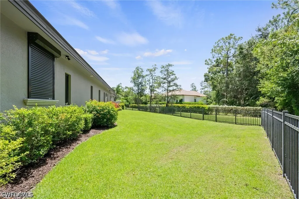 6641 Edgecumbe Drive Naples FL 34119
