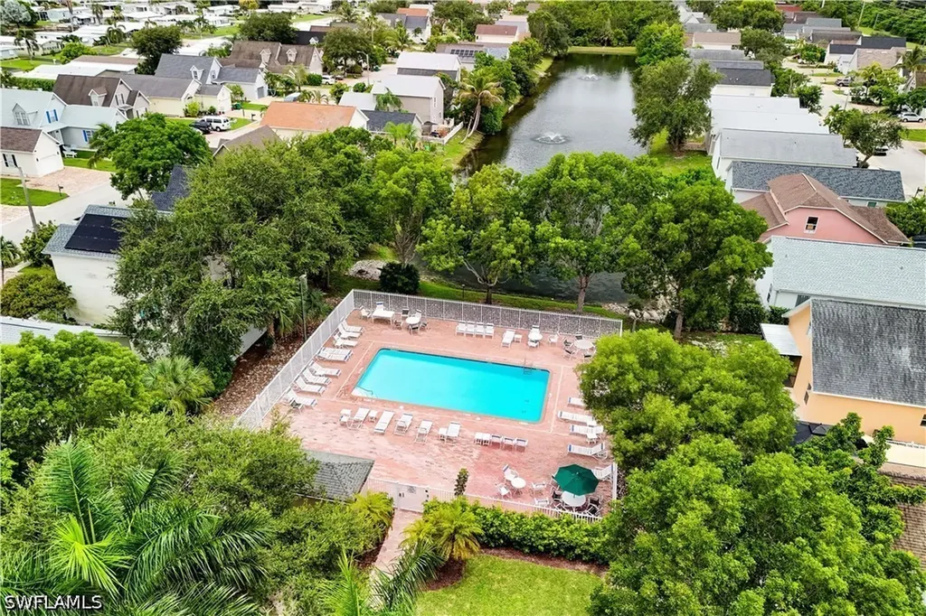 434 Leawood Circle Naples FL 34104