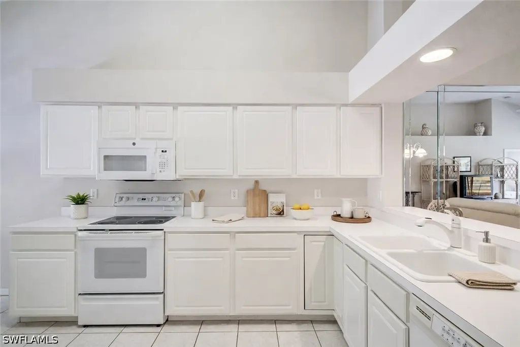 1970 Willow Bend Circle Naples FL 34109