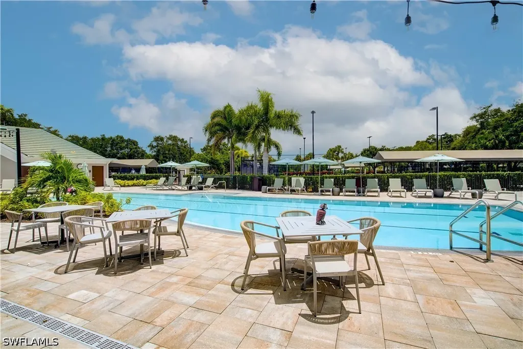 1970 Willow Bend Circle Naples FL 34109
