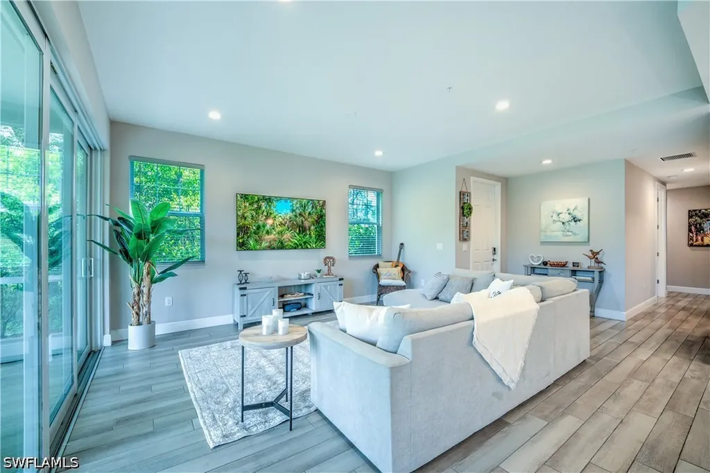 2626 Seychelles Circle Naples FL 34112
