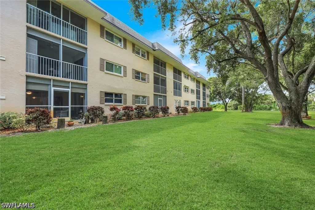 5419 Rattlesnake Hamm Road Naples FL 34113