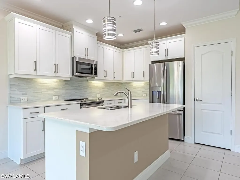 6960 Avalon Circle Naples FL 34112
