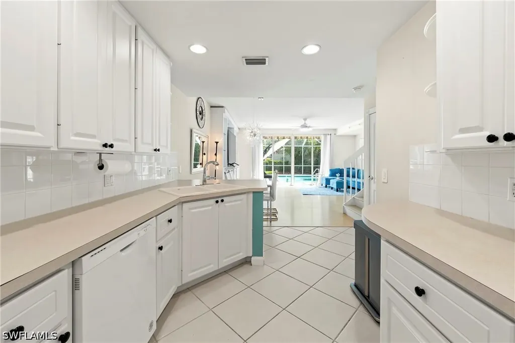 5513 Cove Circle Naples FL 34119