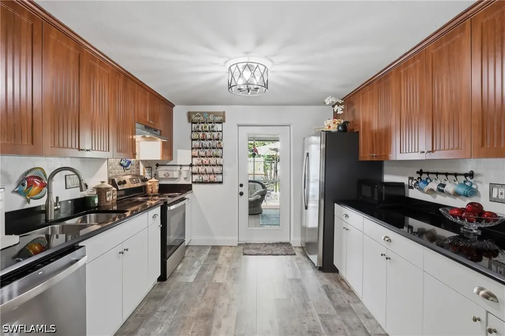1447 Shadowlawn Drive Naples FL 34104