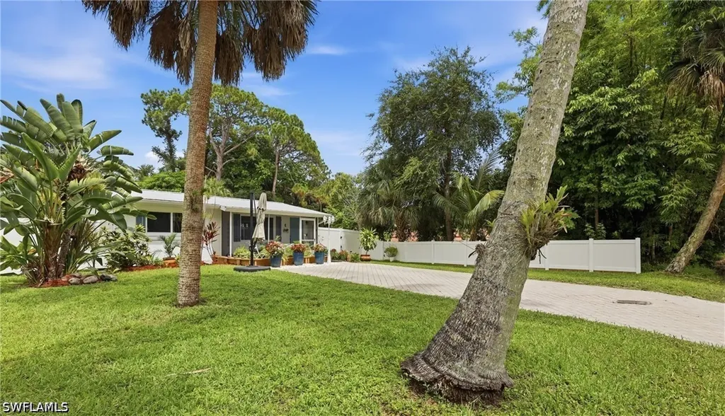 1447 Shadowlawn Drive Naples FL 34104