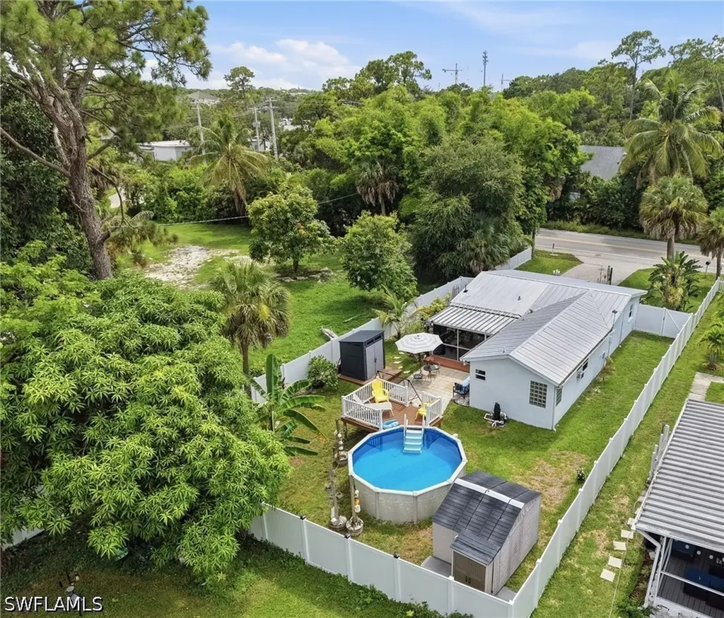 1447 Shadowlawn Drive Naples FL 34104