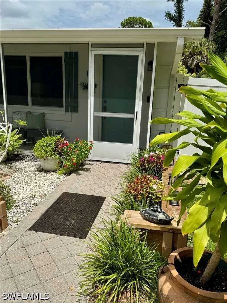 1447 Shadowlawn Drive Naples FL 34104