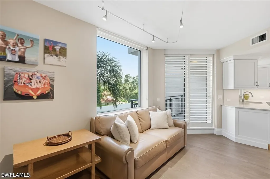 7225 Pelican Bay Boulevard Naples FL 34108