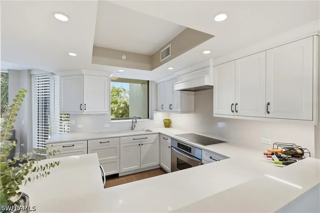 7225 Pelican Bay Boulevard Naples FL 34108