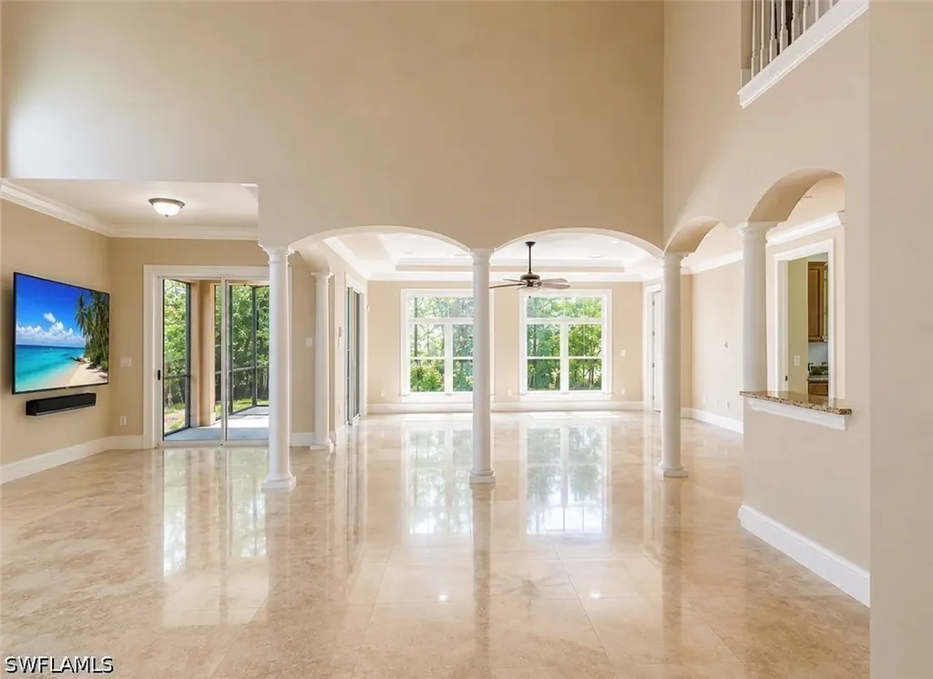 2915 Coco Lakes Drive Naples FL 34105