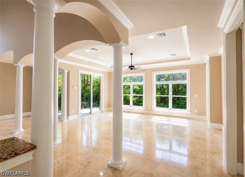 2915 Coco Lakes Drive Naples FL 34105