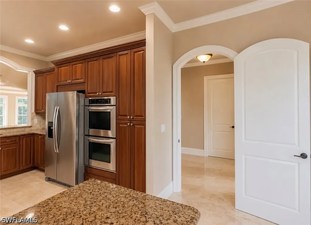 2915 Coco Lakes Drive Naples FL 34105
