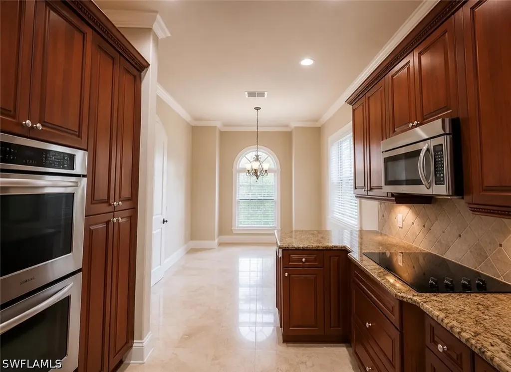 2915 Coco Lakes Drive Naples FL 34105