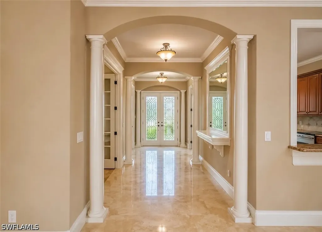 2915 Coco Lakes Drive Naples FL 34105