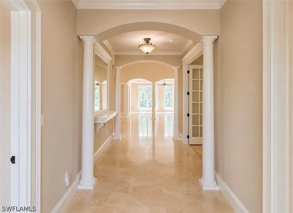 2915 Coco Lakes Drive Naples FL 34105