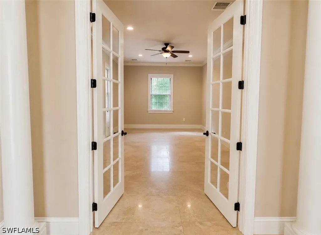 2915 Coco Lakes Drive Naples FL 34105