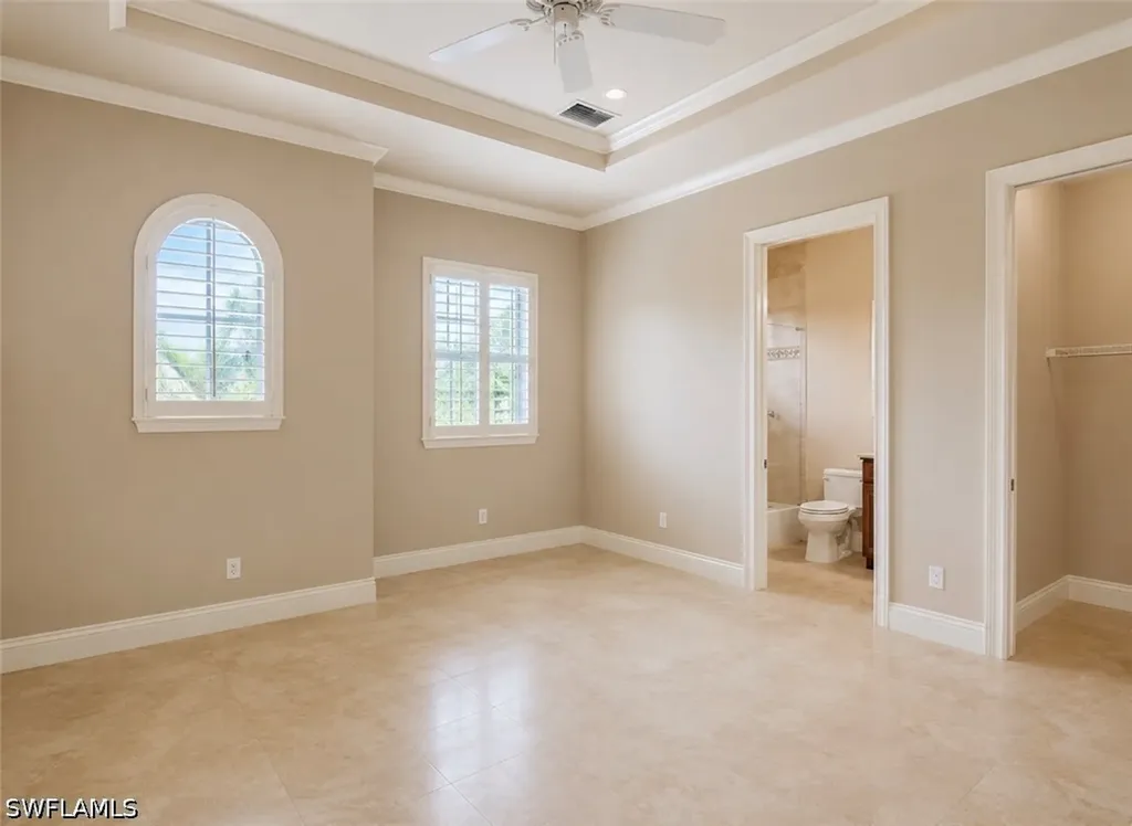 2915 Coco Lakes Drive Naples FL 34105