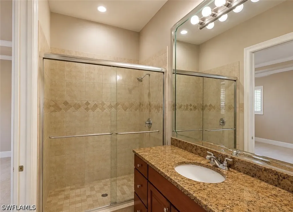 2915 Coco Lakes Drive Naples FL 34105