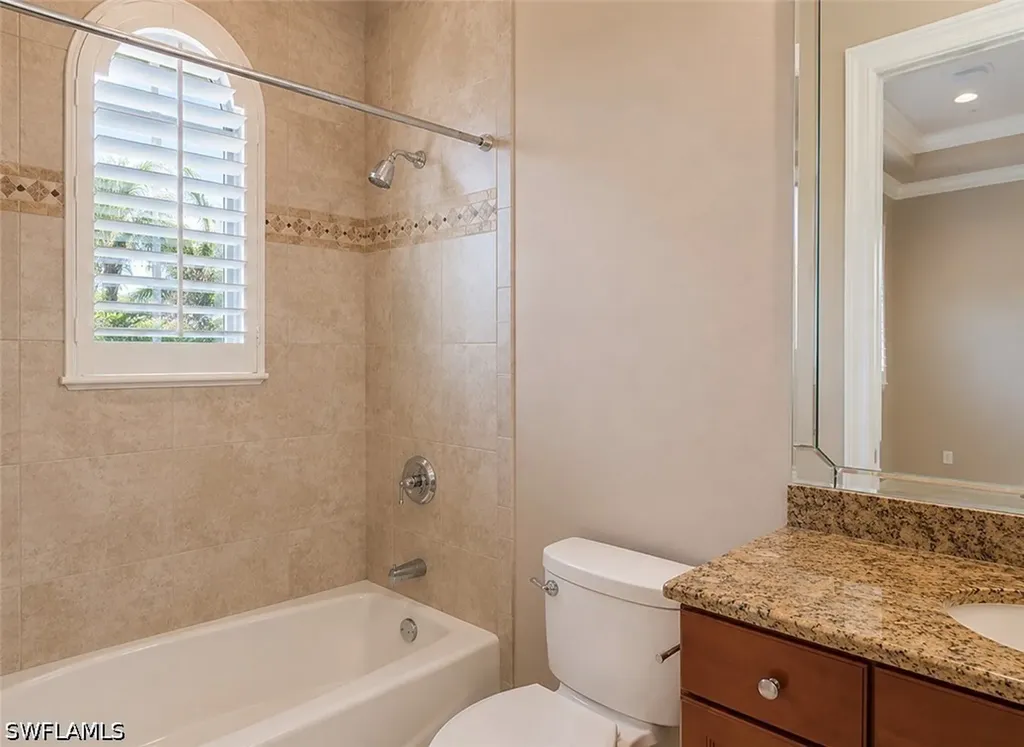 2915 Coco Lakes Drive Naples FL 34105