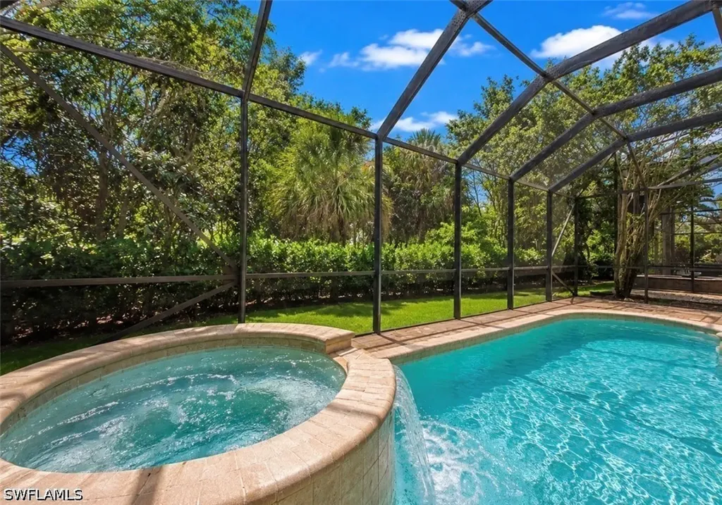 2915 Coco Lakes Drive Naples FL 34105