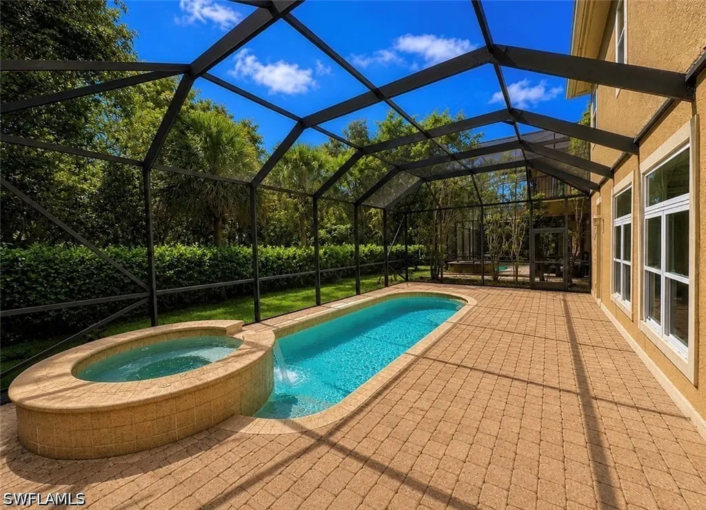 2915 Coco Lakes Drive Naples FL 34105