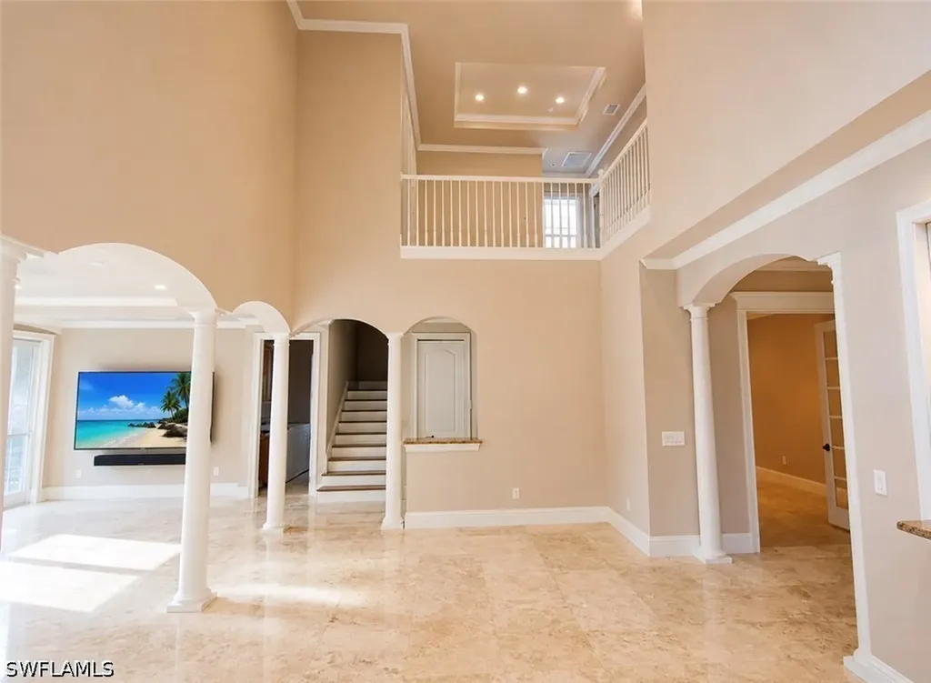 2915 Coco Lakes Drive Naples FL 34105