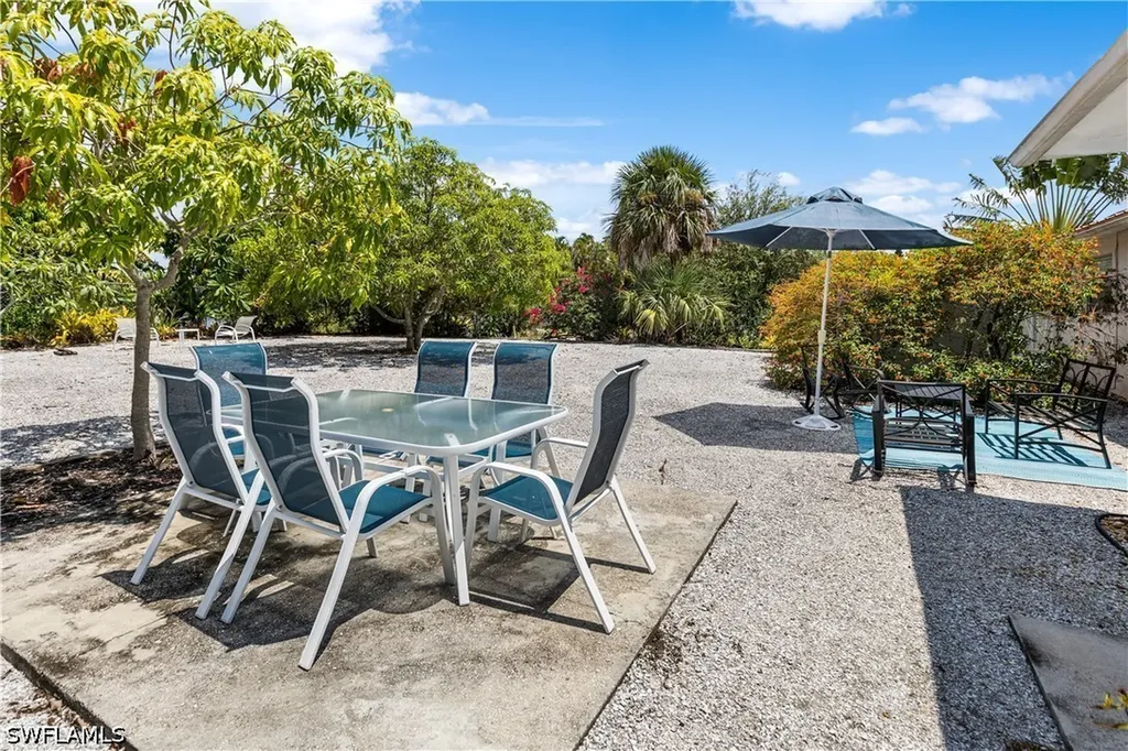 2191 Thomasson Drive Naples FL 34112