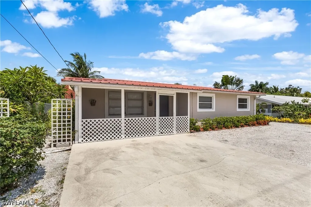 2191 Thomasson Drive Naples FL 34112