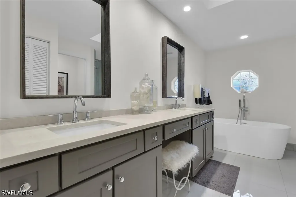 2124 Paget Circle Naples FL 34112