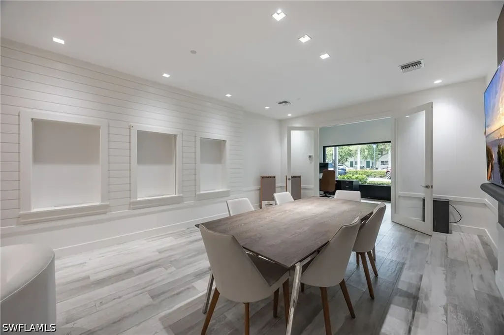 1025 5th Avenue N Naples FL 34102