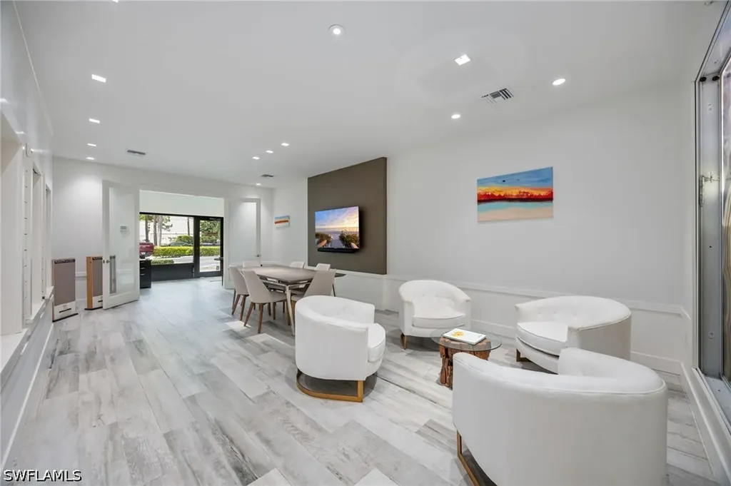 1025 5th Avenue N Naples FL 34102