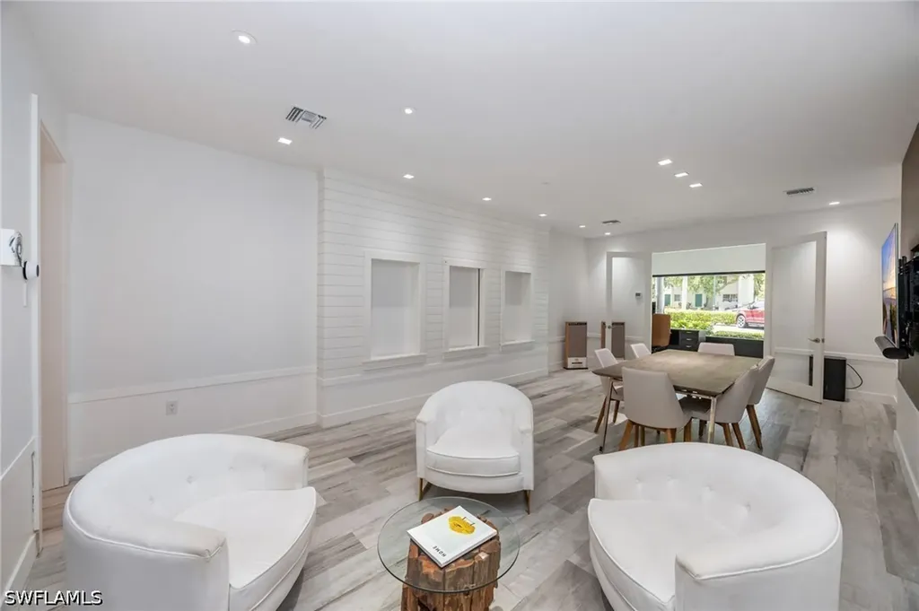 1025 5th Avenue N Naples FL 34102