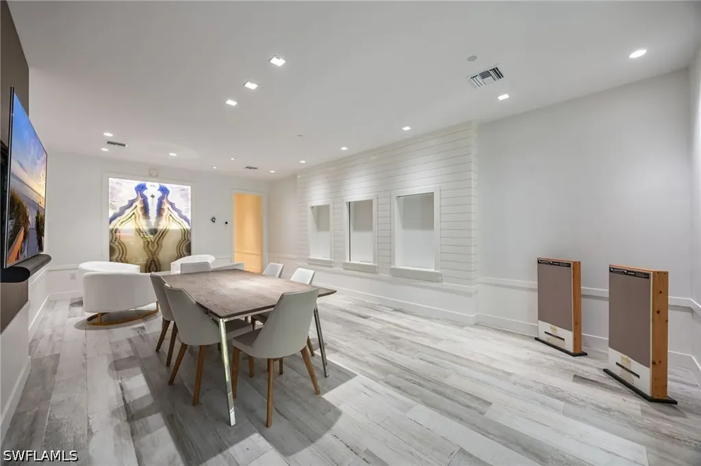 1025 5th Avenue N Naples FL 34102